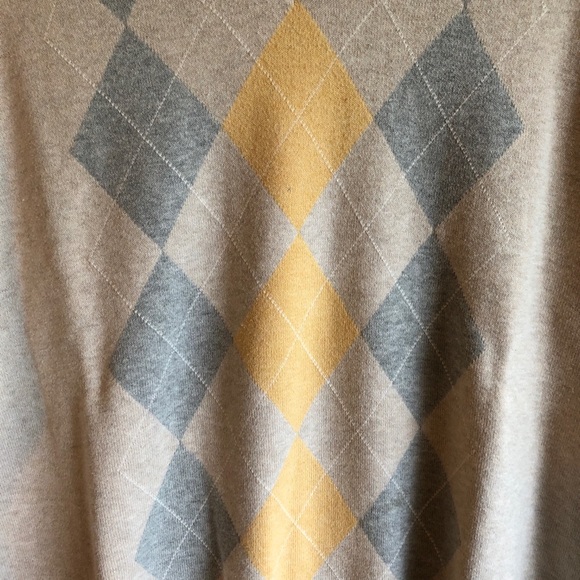 Banana Republic V-Neck Argyle Sweater Tan. - Picture 4 of 5